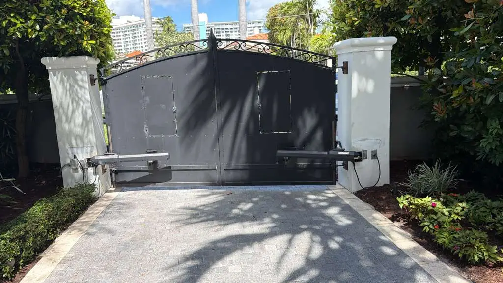 Black Arched Double Swing Gate Dual Operators