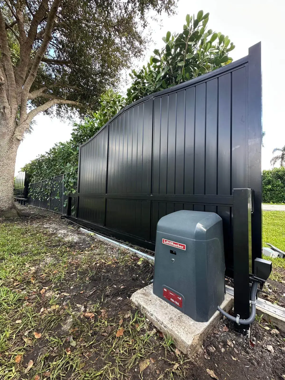 Privacy slide gate with LiftMaster operator