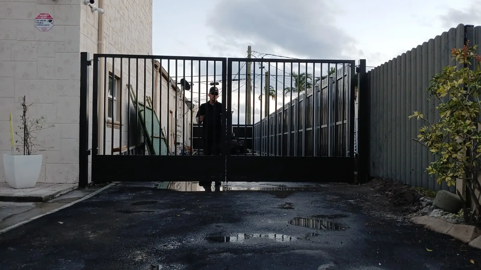 Steel slide gate fabrication