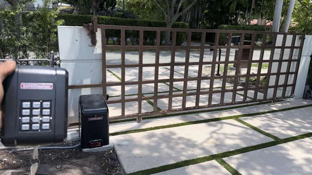 Custom welded grid slide gate